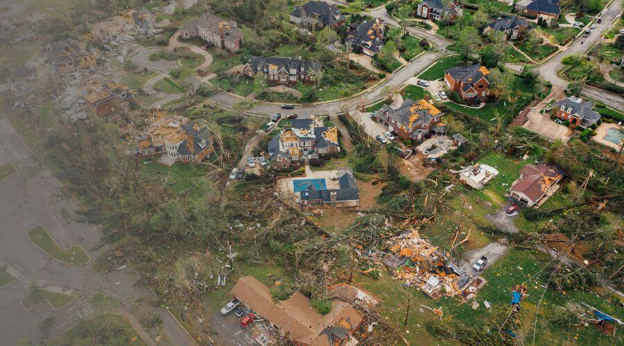 Why choose water damage restoration service for basement flood restoration services in Clearwater